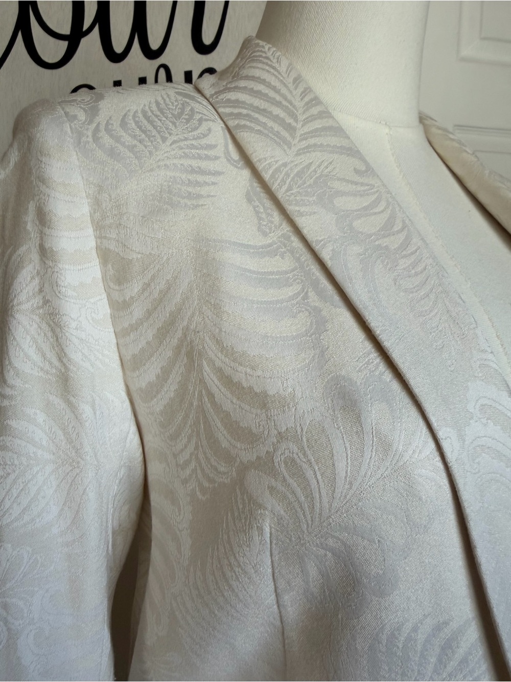 H&M Cream Textured Single-Button Blazer Jacket - Picture 4 of 4